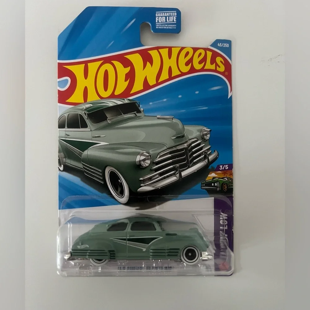 Hot Wheels 1947 Chevy Fleetline Layin' Low New 2026